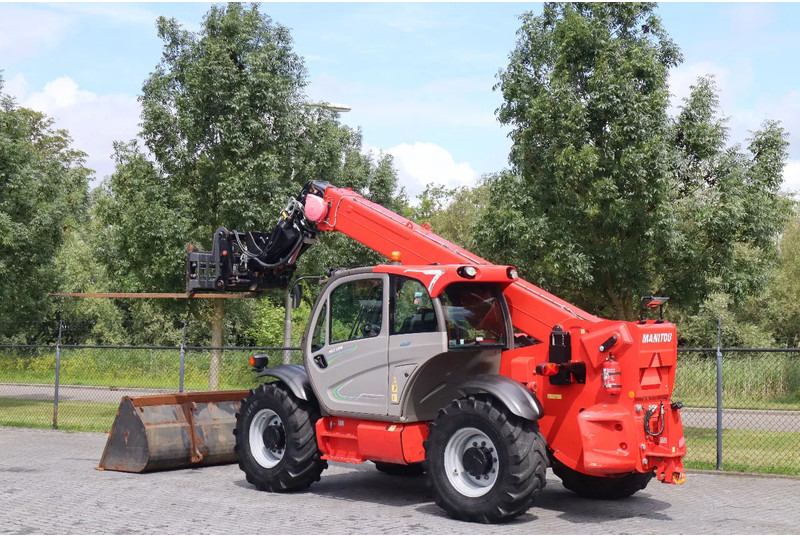 Manitou MLT 960 | SWING HYDR. QUICK COUPLER | HYDR. FORKS | BUCKET - Chariot télescopique: photos 3 Manitou MLT 960 | SWING HYDR. QUICK COUPLER | HYDR. FORKS | BUCKET - Chariot télescopique: photos 3