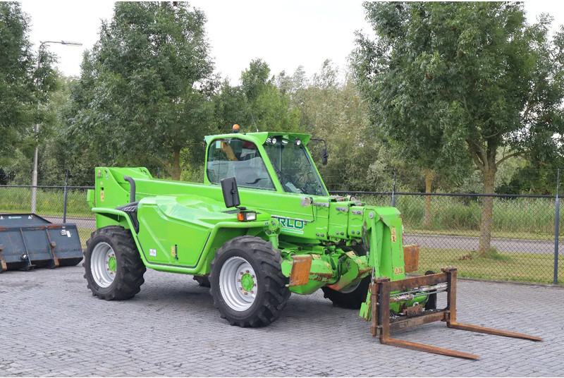 Merlo P40.17 PLUS | FORKS | JIB | BUCKET - Chariot télescopique: photos 5 Merlo P40.17 PLUS | FORKS | JIB | BUCKET - Chariot télescopique: photos 5