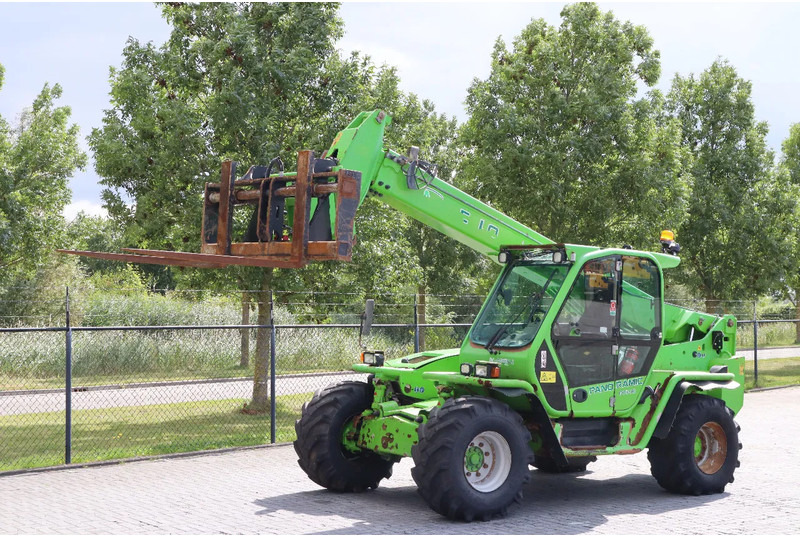 Merlo P72.10 | HYDR FORKS | 7.2 TON | 10 METER - Chariot télescopique: photos 2 Merlo P72.10 | HYDR FORKS | 7.2 TON | 10 METER - Chariot télescopique: photos 2