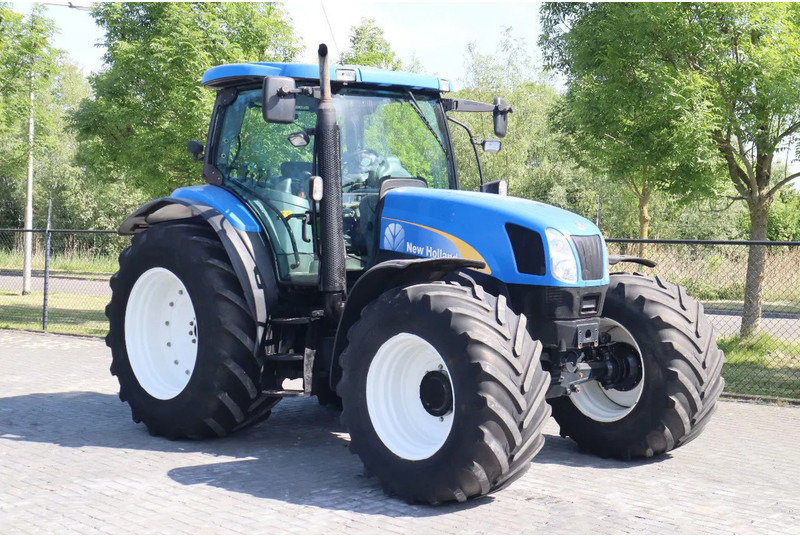 New Holland TS135A | 40 KM/H | 4X4 | SUPERSTEER - Tracteur agricole: photos 5 New Holland TS135A | 40 KM/H | 4X4 | SUPERSTEER - Tracteur agricole: photos 5