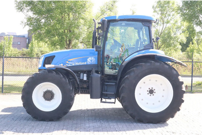 New Holland TS135A | 40 KM/H | 4X4 | SUPERSTEER - Tracteur agricole: photos 2 New Holland TS135A | 40 KM/H | 4X4 | SUPERSTEER - Tracteur agricole: photos 2