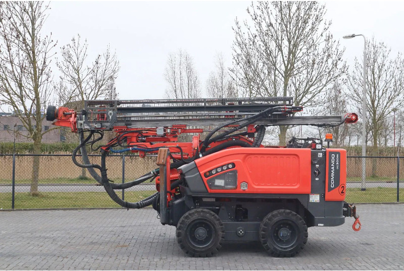 Sandvik 2 PIECES COMMANDO DC 300 RI S5 | ONLY 470 DRILLING HOURS - Foreuse: photos 4 Sandvik 2 PIECES COMMANDO DC 300 RI S5 | ONLY 470 DRILLING HOURS - Foreuse: photos 4