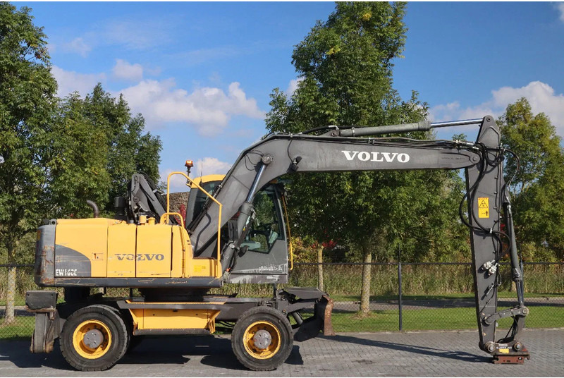 Volvo EW160C | EW 160 C | LIFT CAB | DOZERBLADE | QUICK COUPLER - Pelle sur pneus: photos 4 Volvo EW160C | EW 160 C | LIFT CAB | DOZERBLADE | QUICK COUPLER - Pelle sur pneus: photos 4