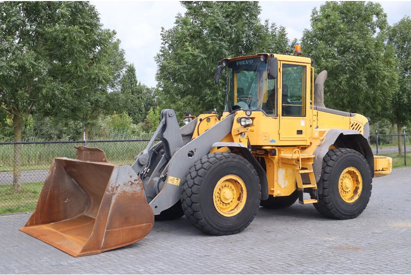Volvo L70E | BUCKET | QUICK COUPLER | EXTRA FUNCT | AIRCO - Chargeuse sur pneus: photos 2 Volvo L70E | BUCKET | QUICK COUPLER | EXTRA FUNCT | AIRCO - Chargeuse sur pneus: photos 2