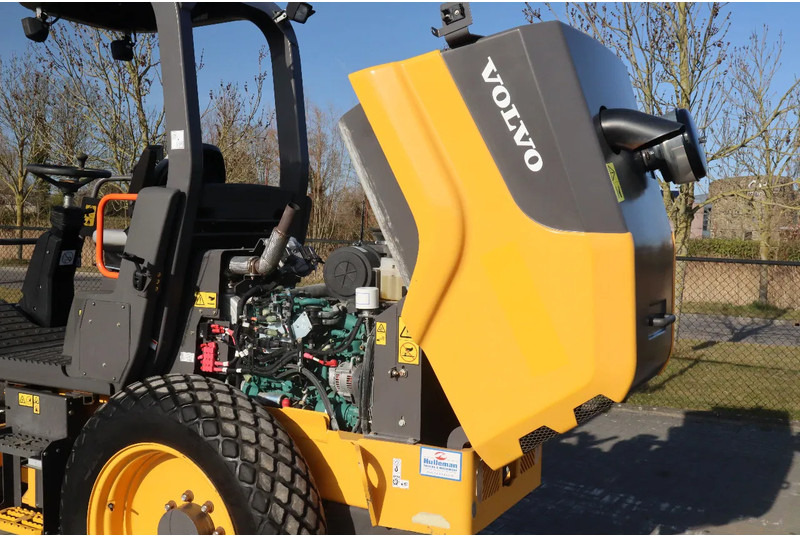Compacteur Volvo SD45B | GOOD CONDIITON | LOW HOURS: photos 10