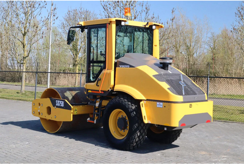 Volvo SD75B | SD 75 B | NEW / UNUSED | 1 YEAR WARRANTY - Compacteur mixte: photos 3 Volvo SD75B | SD 75 B | NEW / UNUSED | 1 YEAR WARRANTY - Compacteur mixte: photos 3