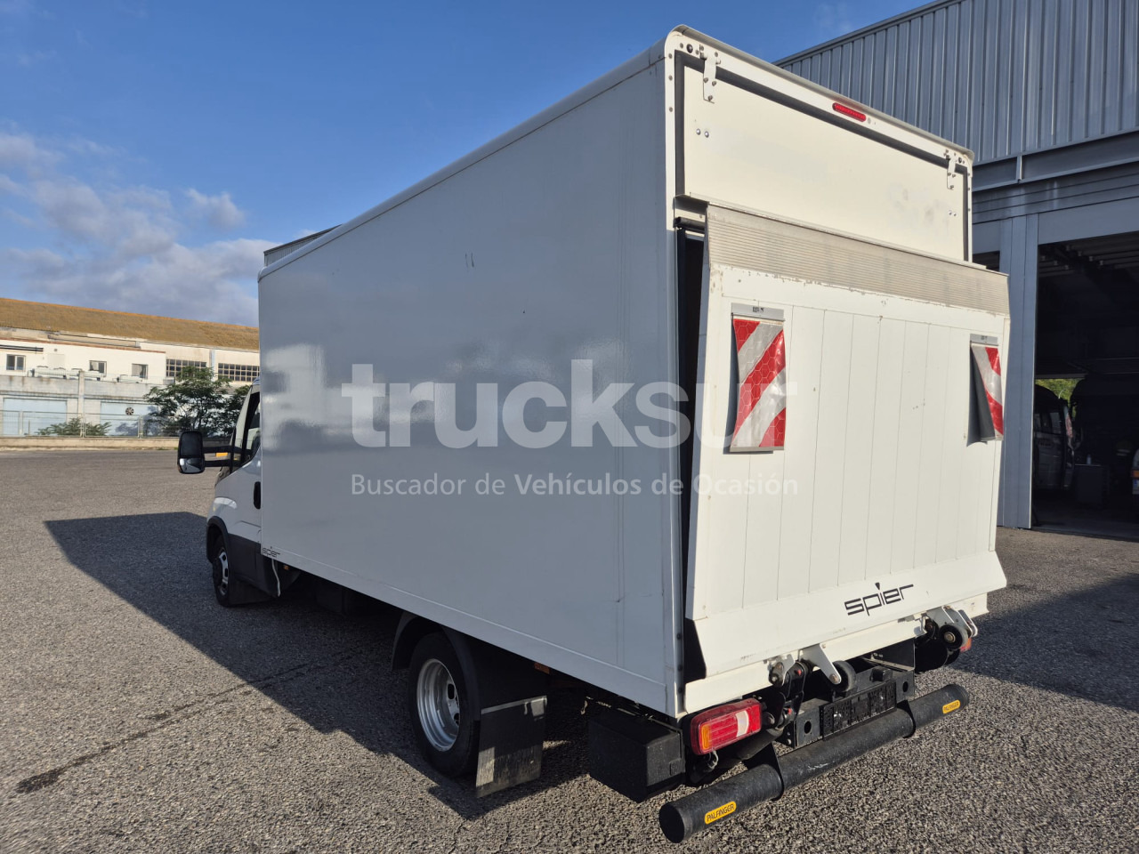 IVECO DAILY 35C16H - Fourgon grand volume: photos 5 IVECO DAILY 35C16H - Fourgon grand volume: photos 5