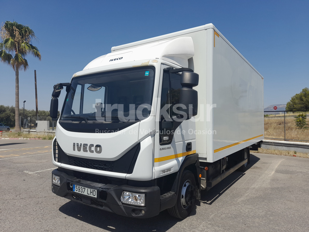 IVECO EUROCARGO 210.75 P/E - Camion fourgon: photos 1 IVECO EUROCARGO 210.75 P/E - Camion fourgon: photos 1