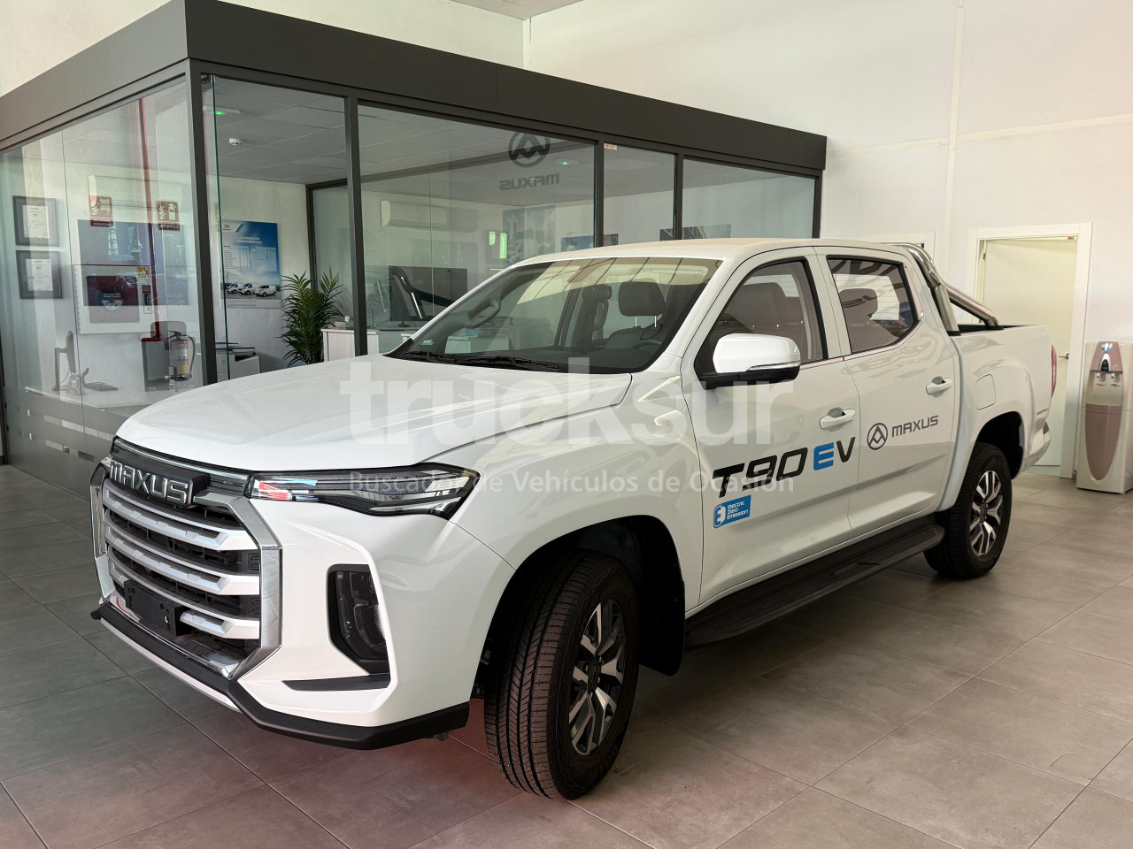 MAXUS T90 EV PICK UP - Pick-up: photos 2 MAXUS T90 EV PICK UP - Pick-up: photos 2