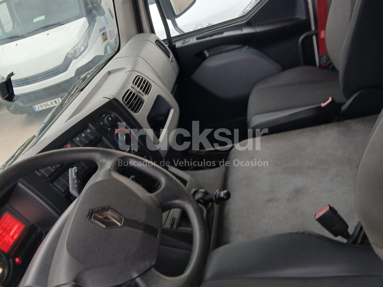 Camion frigorifique RENAULT D13.240: photos 9