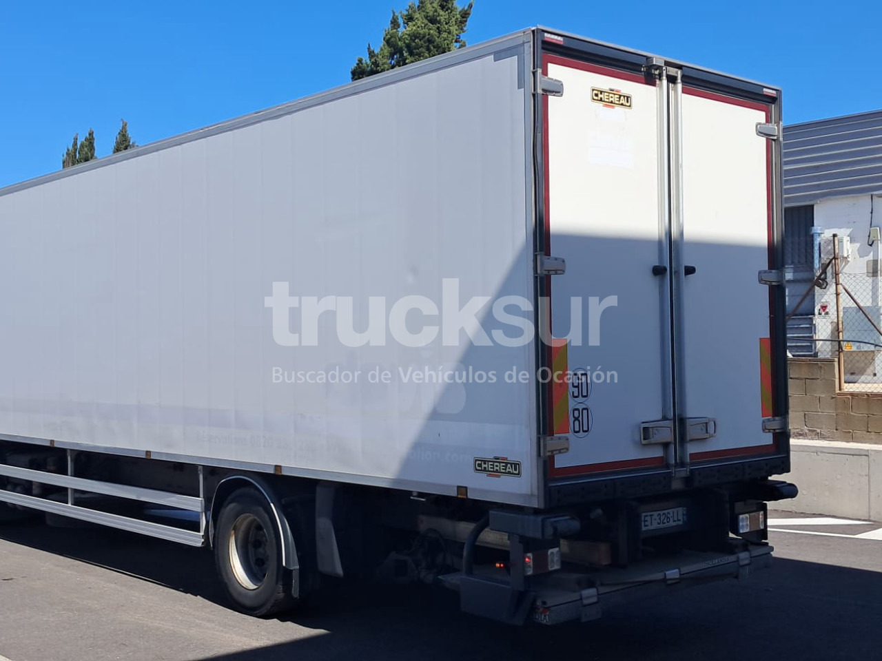 RENAULT D320.18 - Camion frigorifique: photos 4 RENAULT D320.18 - Camion frigorifique: photos 4