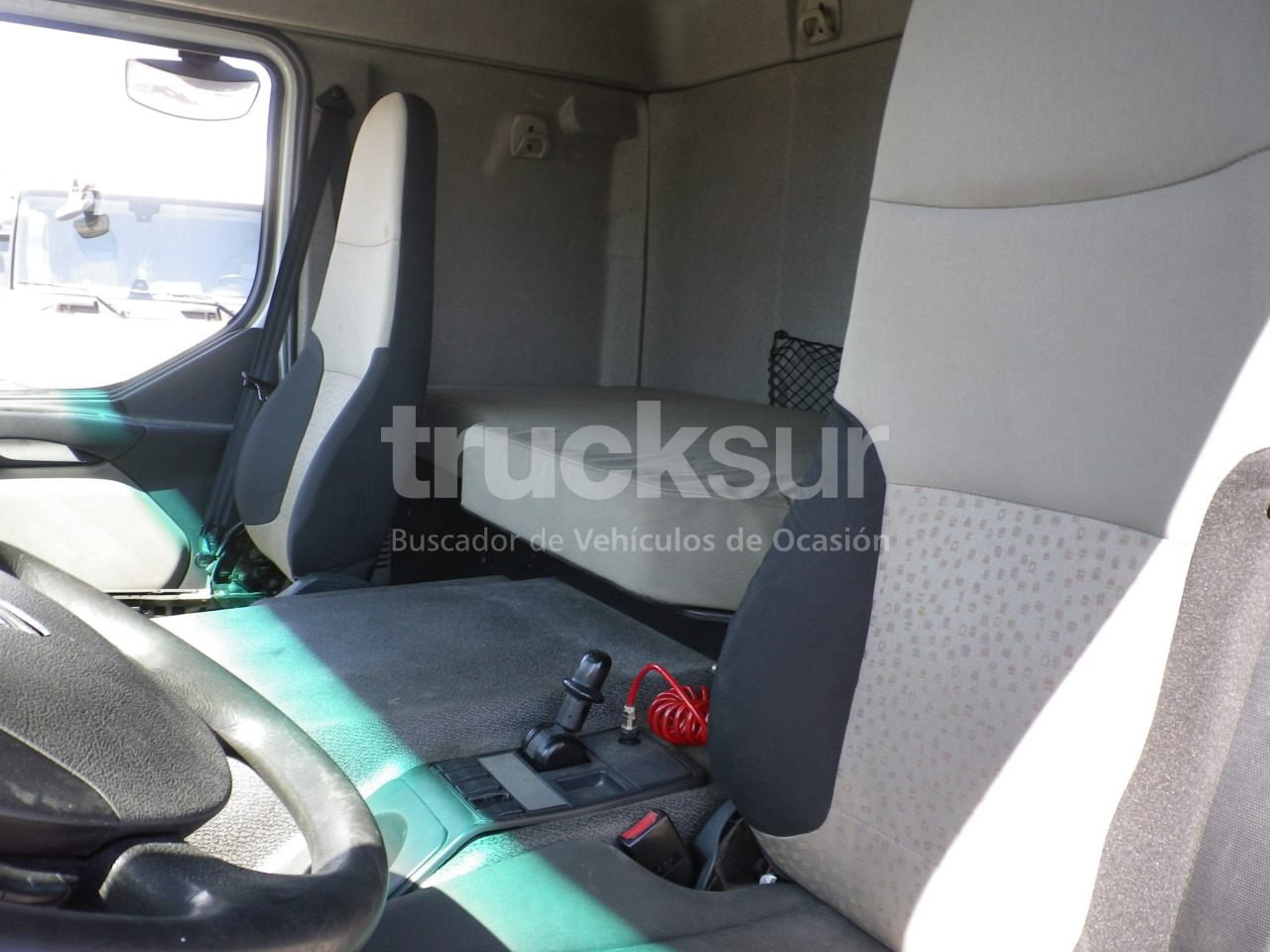 Camion frigorifique RENAULT PREMIUM 270.18: photos 13