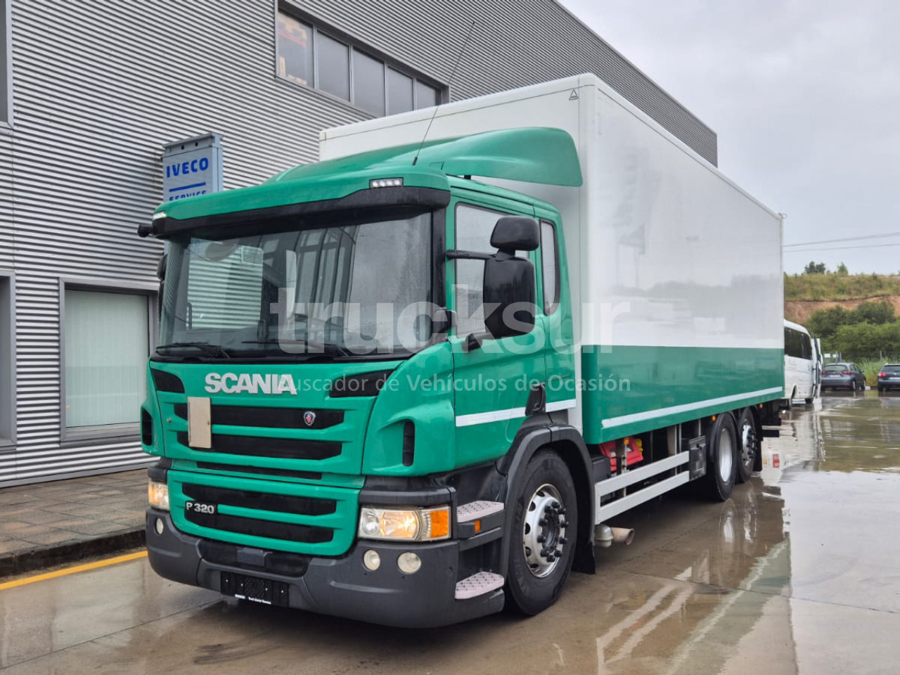 SCANIA P320.26 ejes 6x2*4 - Camion fourgon: photos 1 SCANIA P320.26 ejes 6x2*4 - Camion fourgon: photos 1