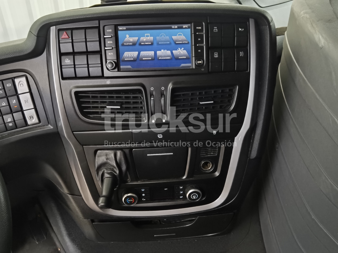 Tracteur routier IVECO STRALIS AS440S46T/P HI-WAY: photos 11