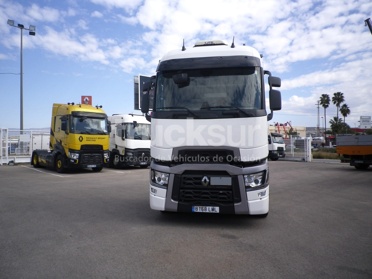 RENAULT T520 HIGH SLEEPER CAB - Tracteur routier: photos 4 RENAULT T520 HIGH SLEEPER CAB - Tracteur routier: photos 4