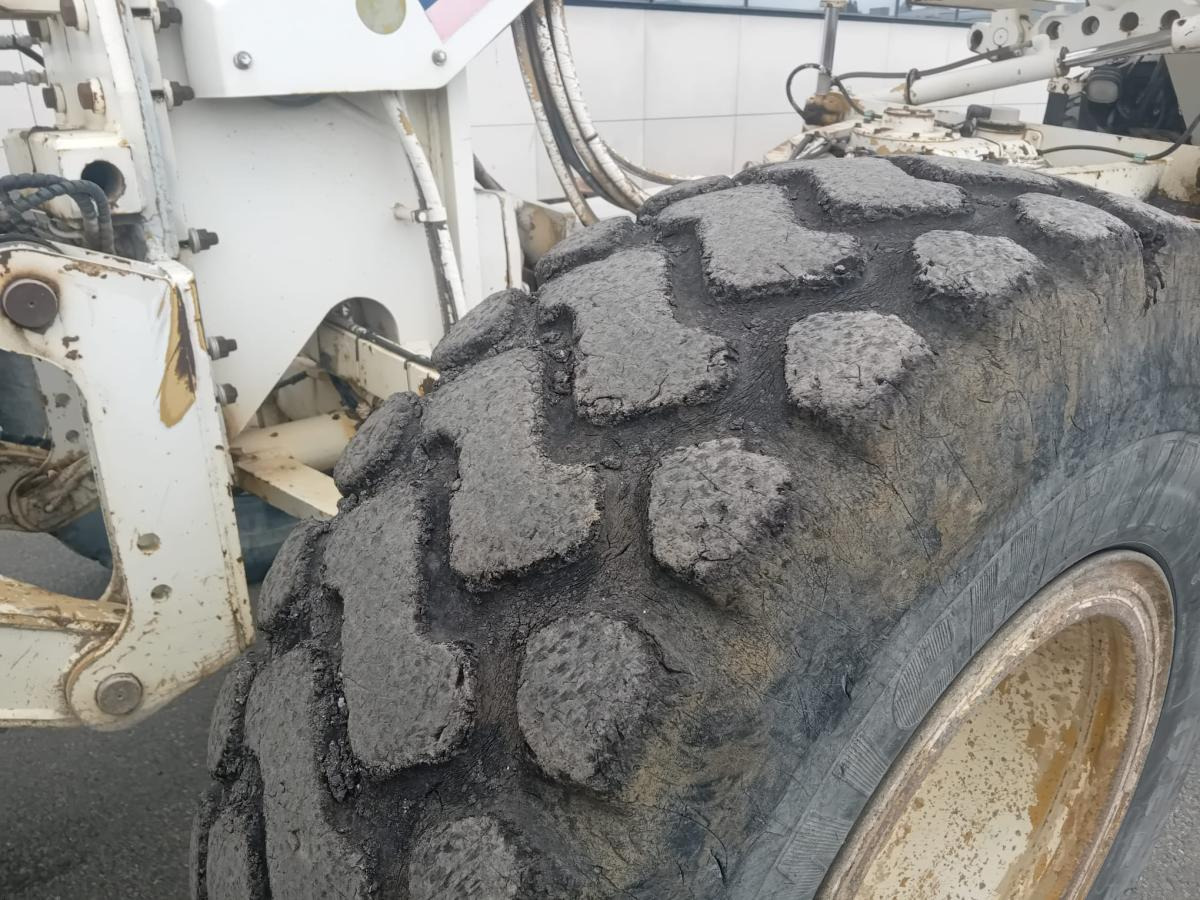 Caterpillar 12H - Niveleuse: photos 2 Caterpillar 12H - Niveleuse: photos 2