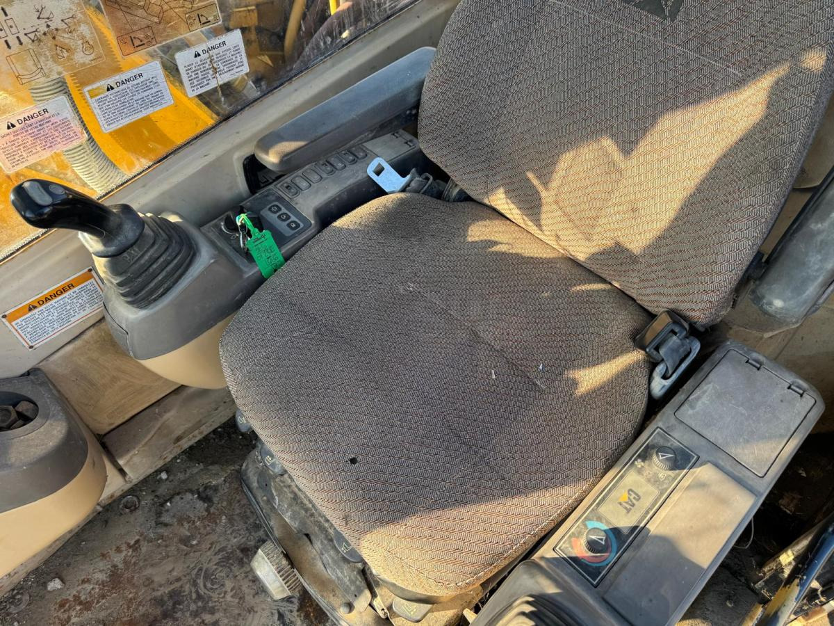 Pelle sur chenille Caterpillar 312BL: photos 17