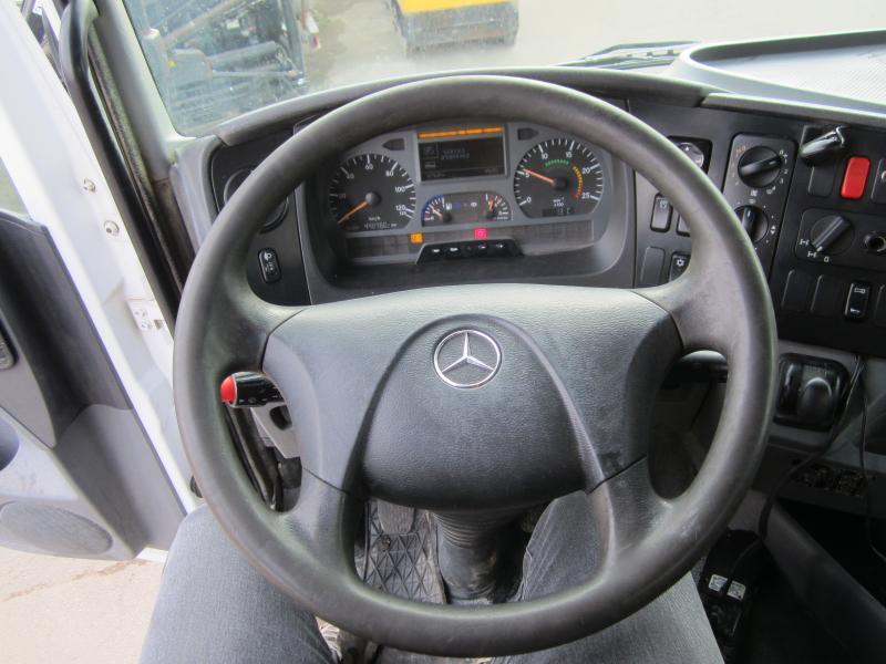 Photo d'intérieur 2: Camion benne Mercedes AXOR 3240