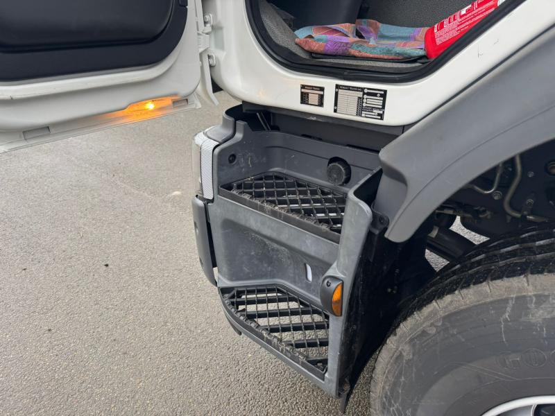 Camion plateau Renault Gamme C 320 DTI8: photos 24