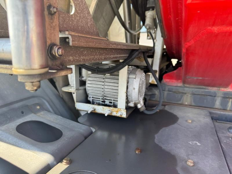 Camion citerne pour transport de carburant Renault Premium: photos 17 Camion citerne pour transport de carburant Renault Premium: photos 17