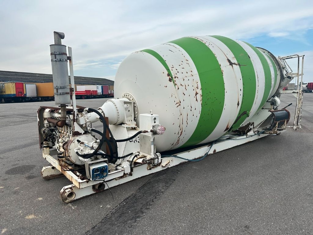 LT 90 D 9 m3 Concrete Mixer on Flat / Deutz - Camion malaxeur: photos 1 LT 90 D 9 m3 Concrete Mixer on Flat / Deutz - Camion malaxeur: photos 1