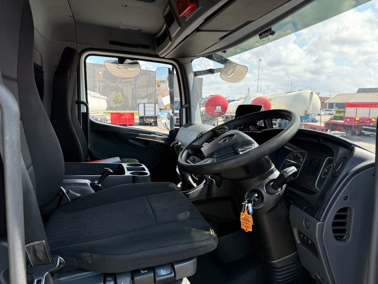 Mercedes-Benz Atego 1323 RHD Euro 6 Hvidtved Larsen Cityflex - Camion hydrocureur: photos 5 Mercedes-Benz Atego 1323 RHD Euro 6 Hvidtved Larsen Cityflex - Camion hydrocureur: photos 5