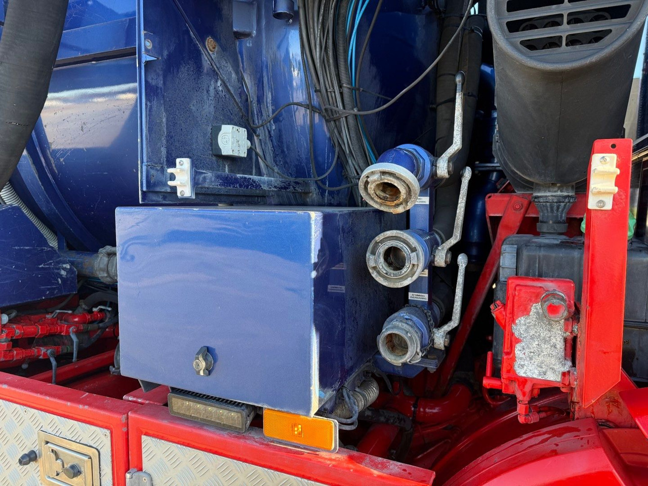 Camion hydrocureur Mercedes-Benz Econic 2633 6x2*4 Hvidtved Larsen SLP309 Euro 5: photos 17