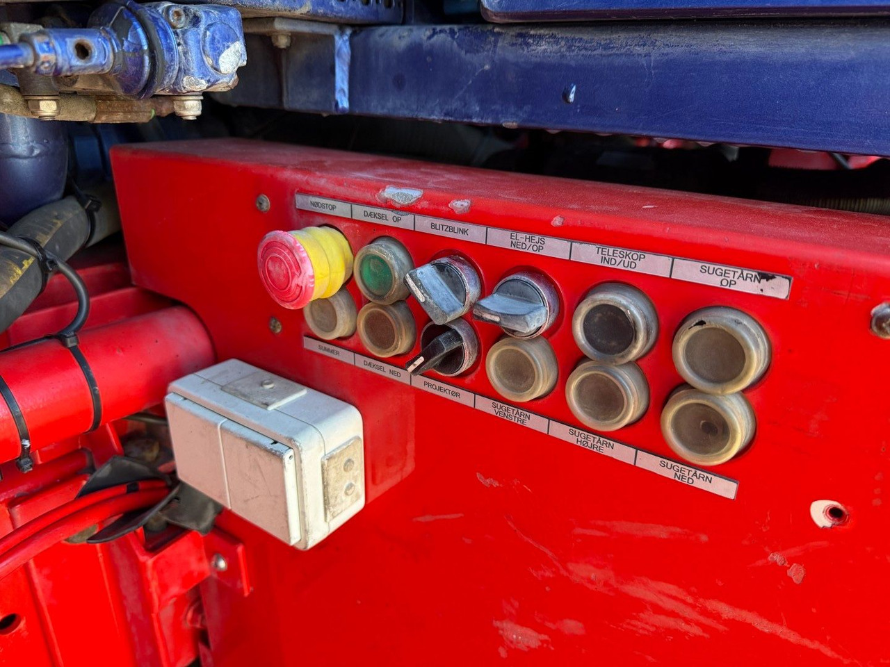 Camion hydrocureur Mercedes-Benz Econic 2633 6x2*4 Hvidtved Larsen SLP309 Euro 5: photos 19