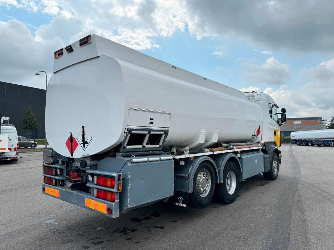 Scania R480 6x2*4 19.000 L ADR Tanktruck - Camion citerne: photos 3 Scania R480 6x2*4 19.000 L ADR Tanktruck - Camion citerne: photos 3