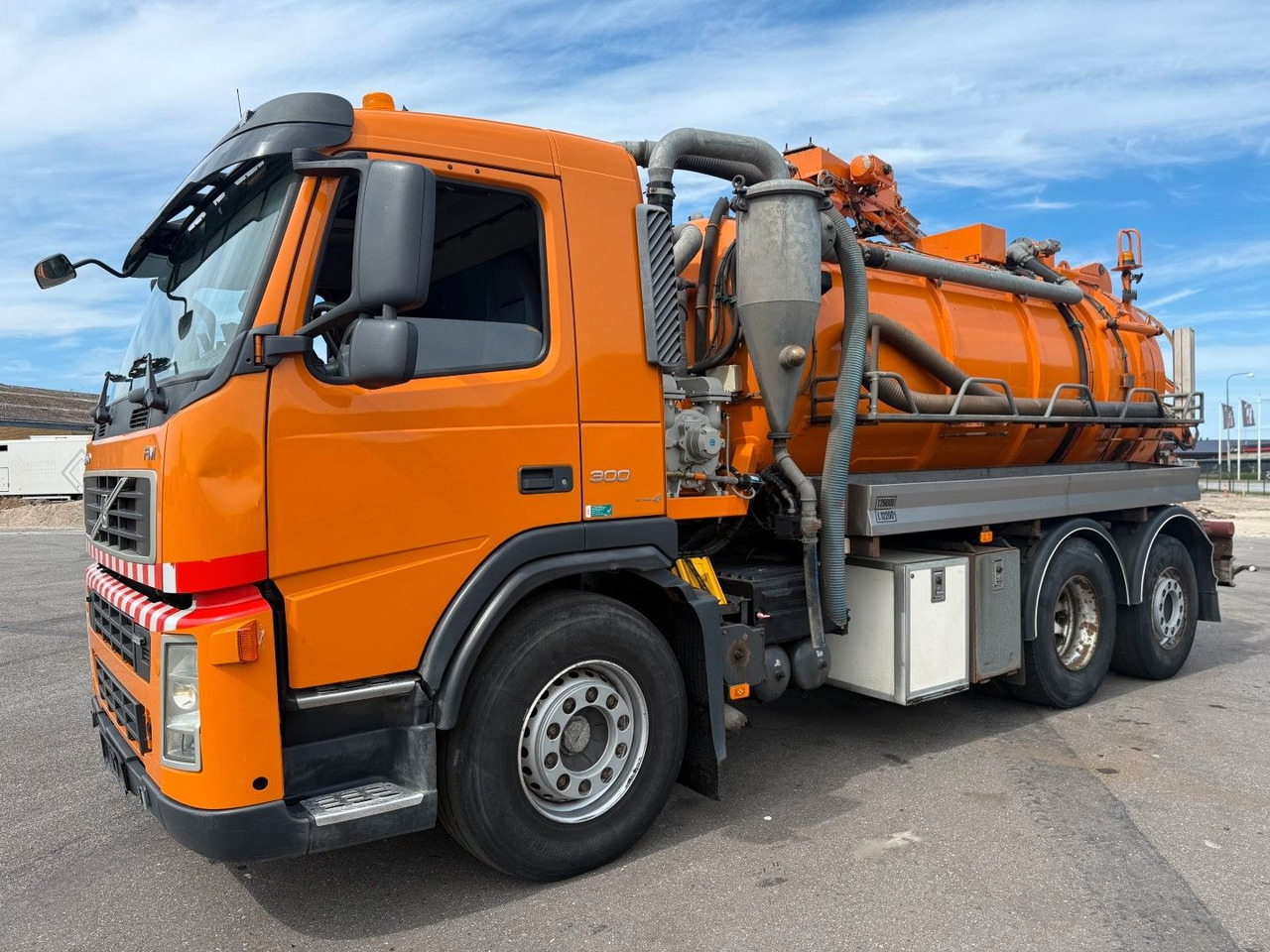 Volvo FM300 6x2*4 Simon Moos 10.500 l. Combi / Tipper - Camion hydrocureur: photos 1 Volvo FM300 6x2*4 Simon Moos 10.500 l. Combi / Tipper - Camion hydrocureur: photos 1