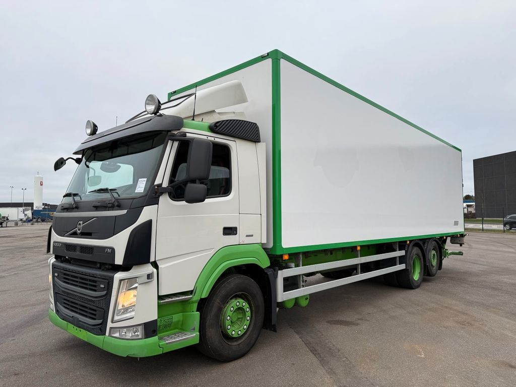 Volvo FM330 6x2*4 Igloocar 9,65 m. Box Year 2023 - Camion fourgon: photos 1 Volvo FM330 6x2*4 Igloocar 9,65 m. Box Year 2023 - Camion fourgon: photos 1