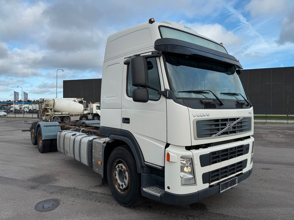 Volvo FM340 6x2 Globetrotter Chassis / Fahrgestell - Châssis cabine: photos 2 Volvo FM340 6x2 Globetrotter Chassis / Fahrgestell - Châssis cabine: photos 2