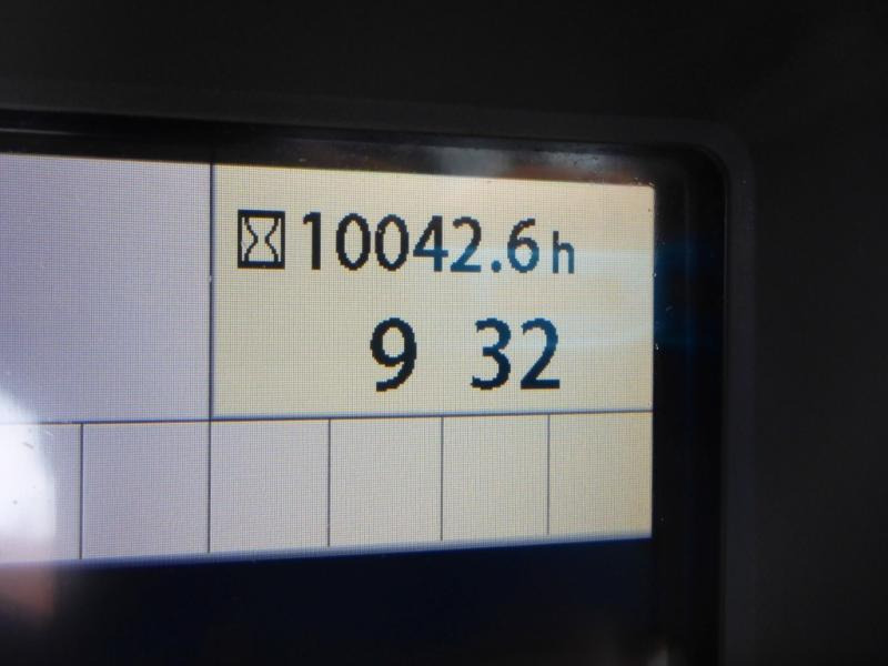 Hitachi ZX225USLC-5B - Pelle sur chenille: photos 5 Hitachi ZX225USLC-5B - Pelle sur chenille: photos 5