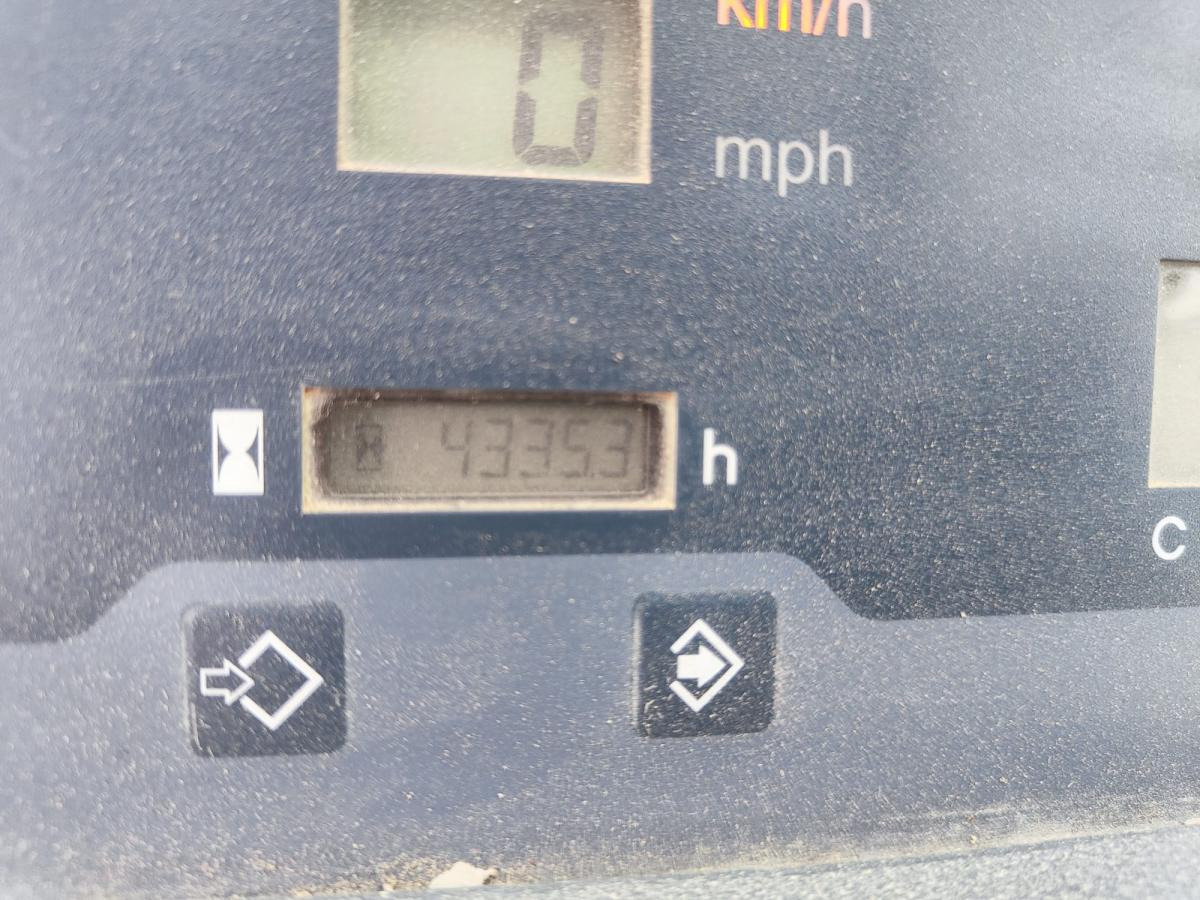 Komatsu WA70-7 - Chargeuse sur pneus: photos 5 Komatsu WA70-7 - Chargeuse sur pneus: photos 5