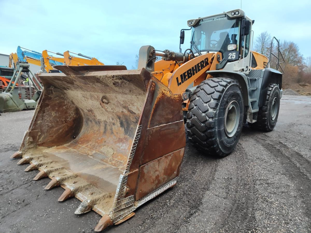 Liebherr L576 X-Power - Chargeuse sur pneus: photos 2 Liebherr L576 X-Power - Chargeuse sur pneus: photos 2