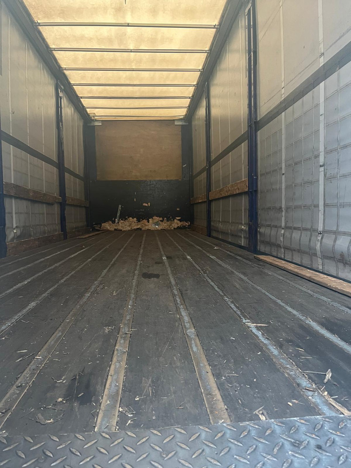 DAF CF 310 - Camion fourgon: photos 5 DAF CF 310 - Camion fourgon: photos 5