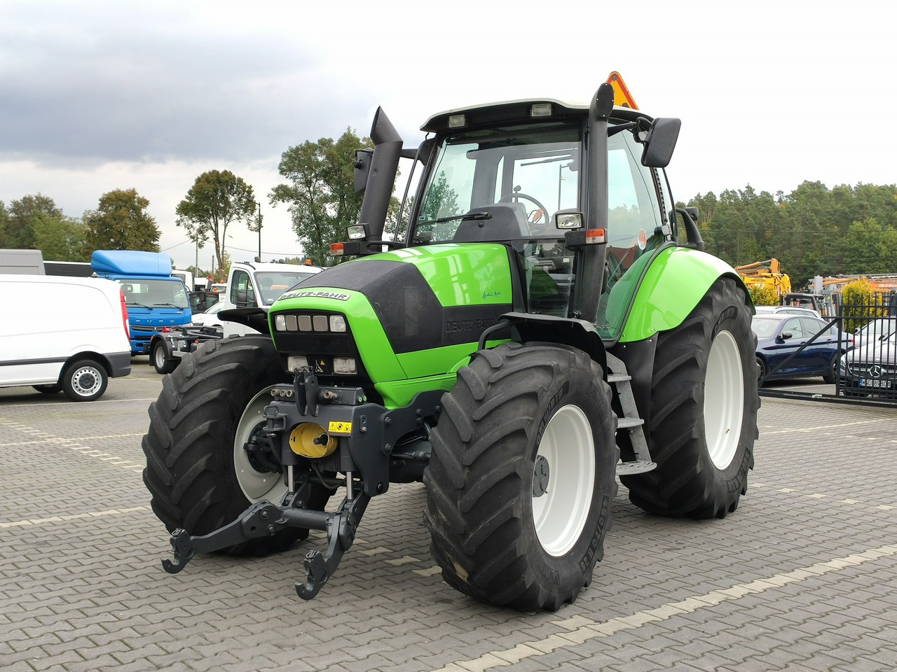 Deutz Fahr Agrotron M620 4x4 Przedni Tuz Wałek W.O.M Wyjścia do Przyczepy - Tracteur agricole: photos 3 Deutz Fahr Agrotron M620 4x4 Przedni Tuz Wałek W.O.M Wyjścia do Przyczepy - Tracteur agricole: photos 3