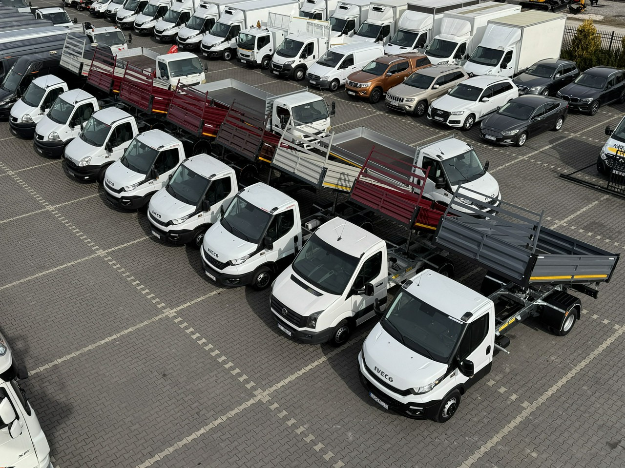 Iveco Daily 35C14 - Utilitaire benne: photos 1 Iveco Daily 35C14 - Utilitaire benne: photos 1