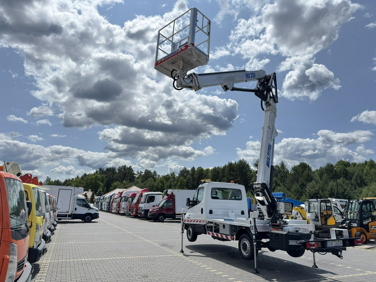 Iveco Daily 35S14 - Camion avec nacelle: photos 4 Iveco Daily 35S14 - Camion avec nacelle: photos 4