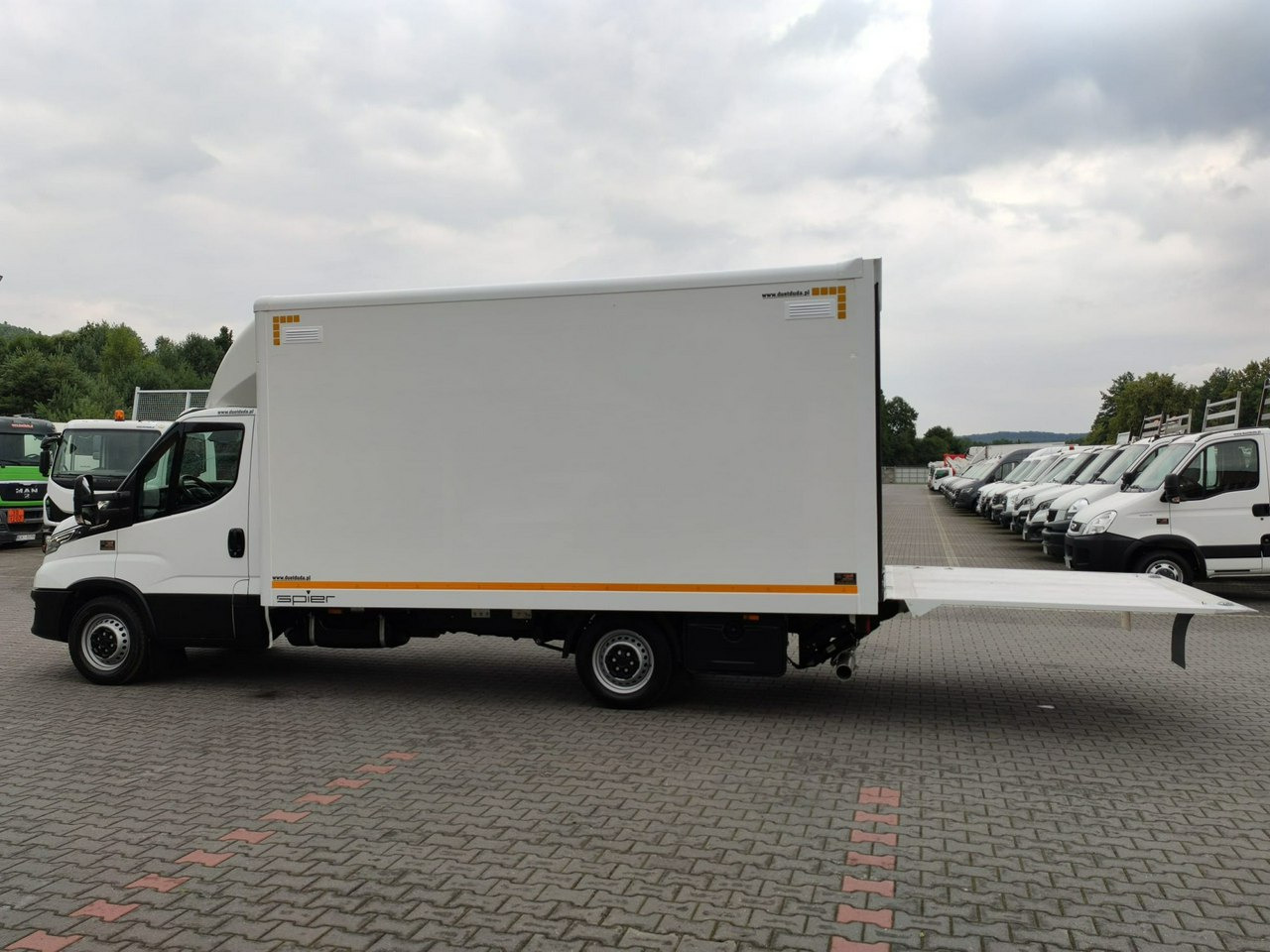Iveco Daily 35S16S V - Fourgon grand volume: photos 3 Iveco Daily 35S16S V - Fourgon grand volume: photos 3