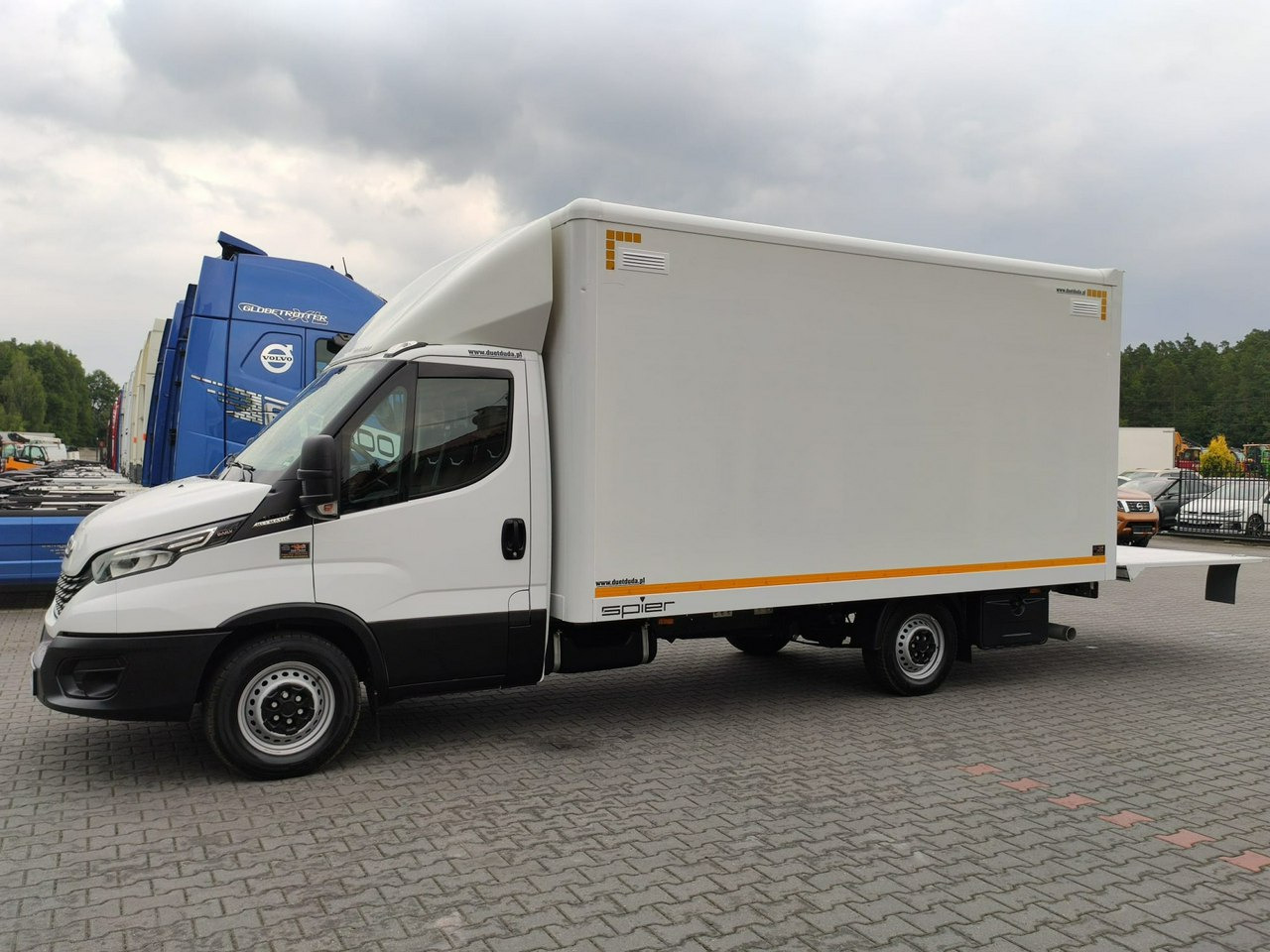 Iveco Daily 35S16S V - Fourgon grand volume: photos 2 Iveco Daily 35S16S V - Fourgon grand volume: photos 2