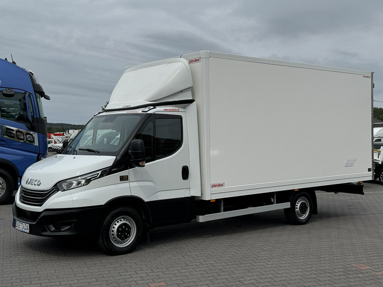 Iveco Daily 35S18 H - Fourgon grand volume: photos 2 Iveco Daily 35S18 H - Fourgon grand volume: photos 2