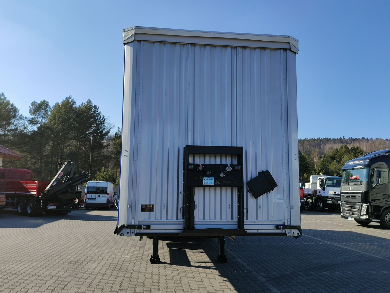 Kassbohrer Maxima XS Standard Super Stan Nowe Firany !!! - Semi-remorque rideaux coulissants: photos 4 Kassbohrer Maxima XS Standard Super Stan Nowe Firany !!! - Semi-remorque rideaux coulissants: photos 4