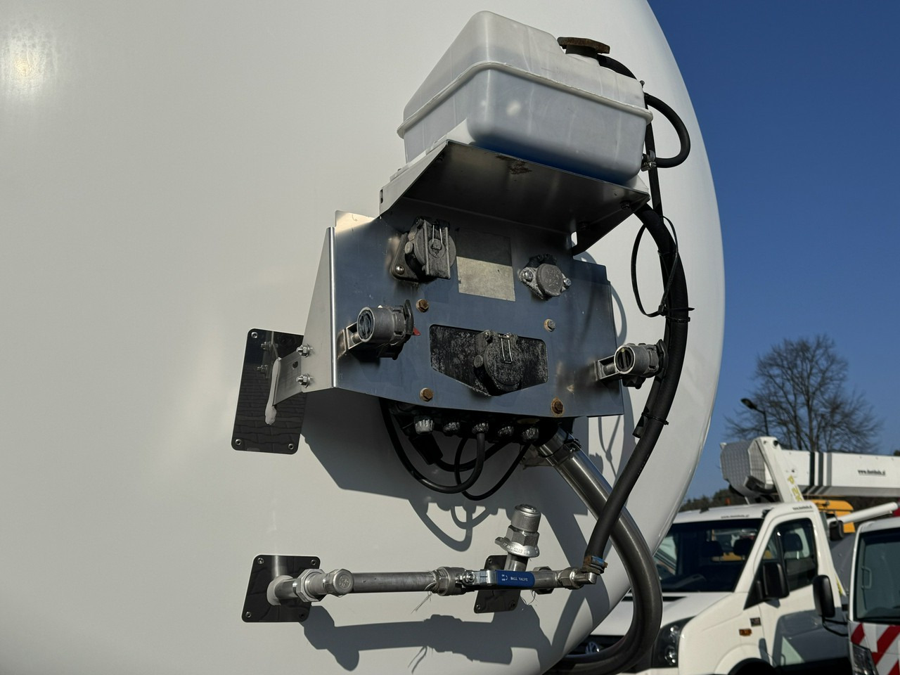 Lag Spożywcza Magyar Izolowana Webasto Pompa Elektryczna do Zrzutu - Semi-remorque citerne: photos 5 Lag Spożywcza Magyar Izolowana Webasto Pompa Elektryczna do Zrzutu - Semi-remorque citerne: photos 5