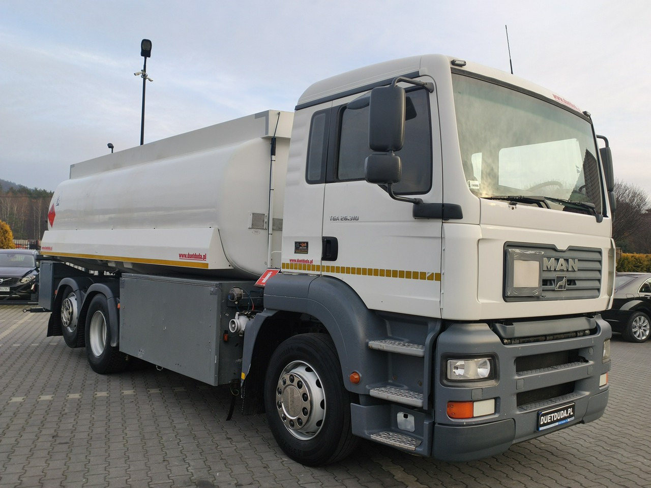 MAN TGA 26.310 Autocysterna z Dystrybucją - Camion citerne: photos 5 MAN TGA 26.310 Autocysterna z Dystrybucją - Camion citerne: photos 5