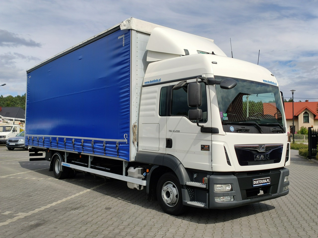 MAN TGL12.250 E6 Firana Tył Drzwi Dach Zsuwany Bogato Wyposażony - Camion à rideaux coulissants: photos 4 MAN TGL12.250 E6 Firana Tył Drzwi Dach Zsuwany Bogato Wyposażony - Camion à rideaux coulissants: photos 4