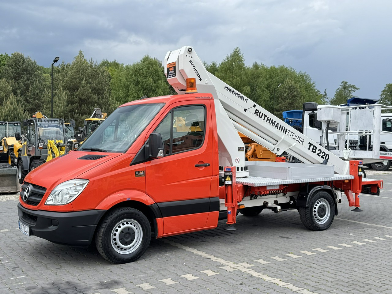 Mercedes Sprinter - Camion avec nacelle: photos 3 Mercedes Sprinter - Camion avec nacelle: photos 3