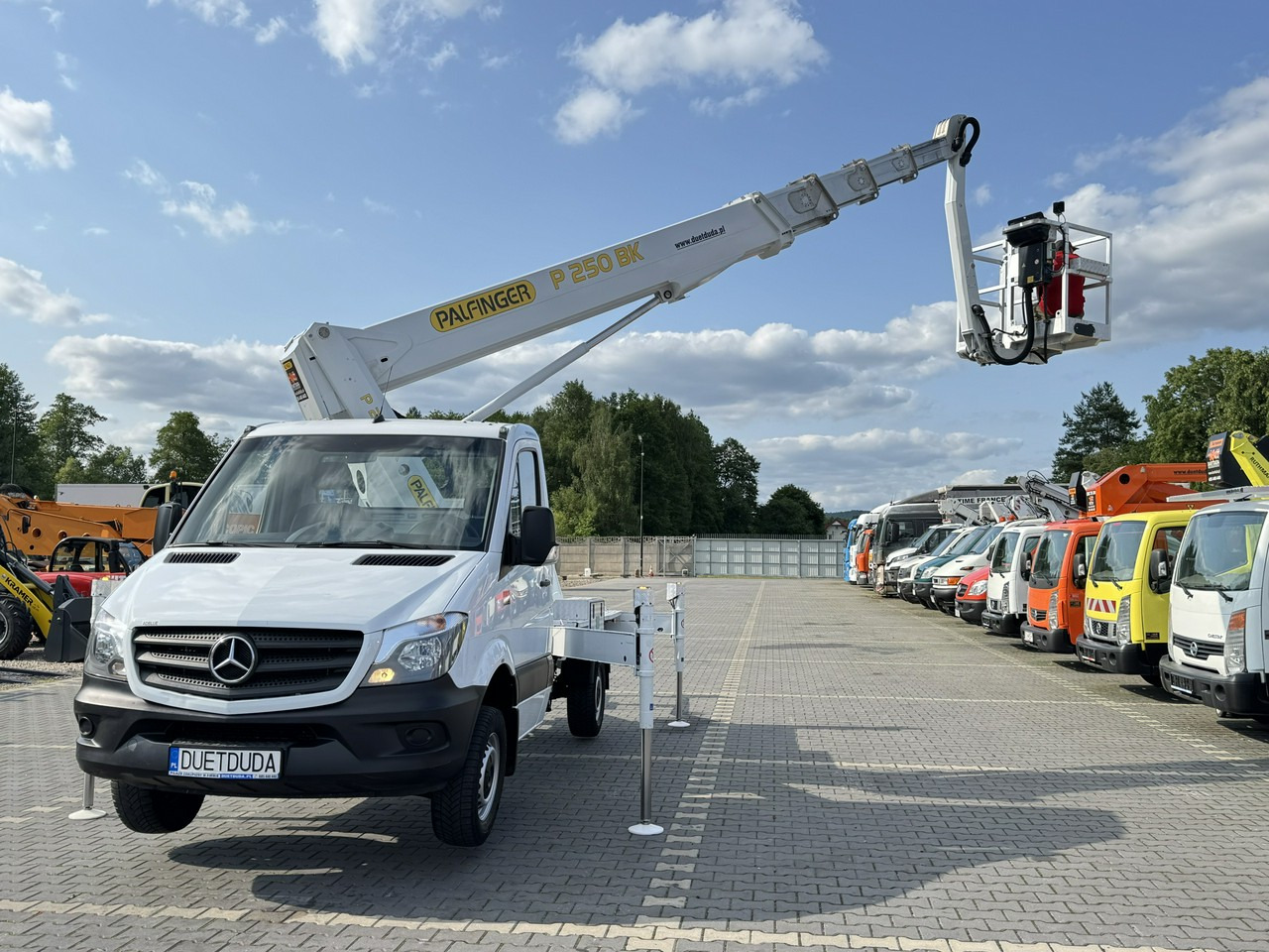 Mercedes Sprinter - Camion avec nacelle: photos 4 Mercedes Sprinter - Camion avec nacelle: photos 4