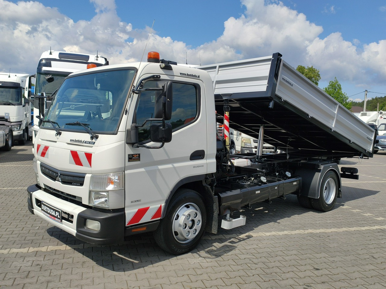 Mitsubishi Canter Fuso 9C18 3.0/180KM Automat, HDS FASSI F30 Wywrotka 3-str - Camion benne: photos 3 Mitsubishi Canter Fuso 9C18 3.0/180KM Automat, HDS FASSI F30 Wywrotka 3-str - Camion benne: photos 3