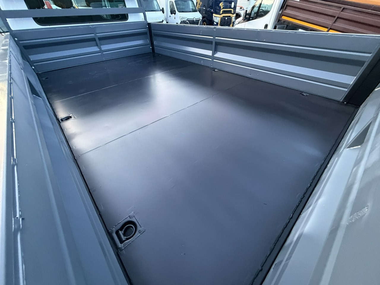 Renault Master - Utilitaire benne: photos 4 Renault Master - Utilitaire benne: photos 4